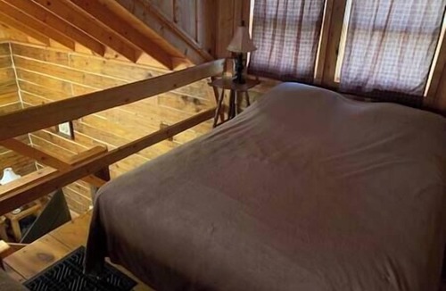 Savanna Cabin | Rustic River Cabin 10