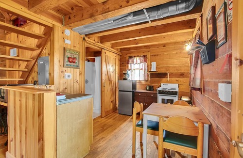 Savanna Cabin | Rustic River Cabin 3
