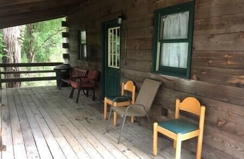 Savanna Cabin | Rustic River Cabin 7