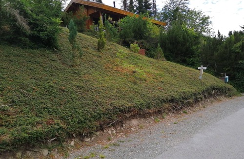 Bomighausen Ski Chalet | Rustic situated wooden chalet with stunning views