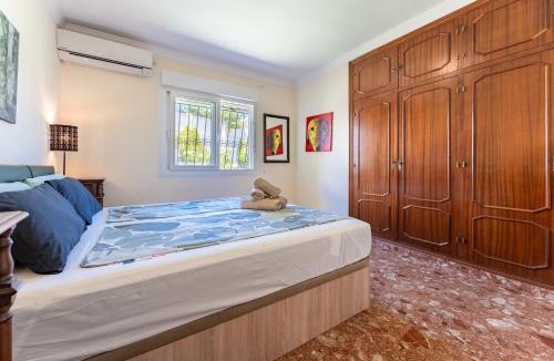 Torrequebrada Villa | Rustic Spanish Villa Saltwater Pool