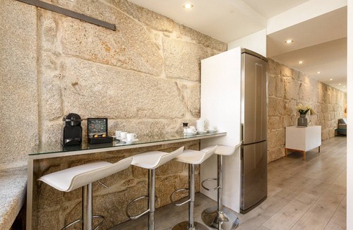 Sao Nicolau Apartment | Rustic Stone Hideaway near Oporto River
