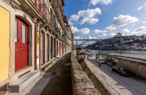 Sao Nicolau Apartment | Rustic Stone Hideaway near Oporto River