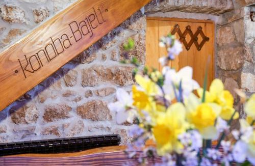Zagvozd House | Rustic Stone House Bajeli with Jacuzzi