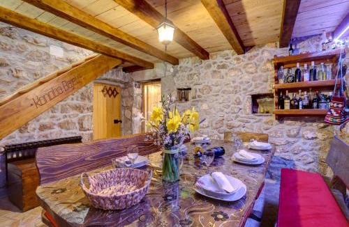 Zagvozd House | Rustic Stone House Bajeli with Jacuzzi