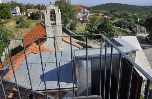 Lustica House | Rustic stone house with roof terrace and courtyard f. 4-6 people