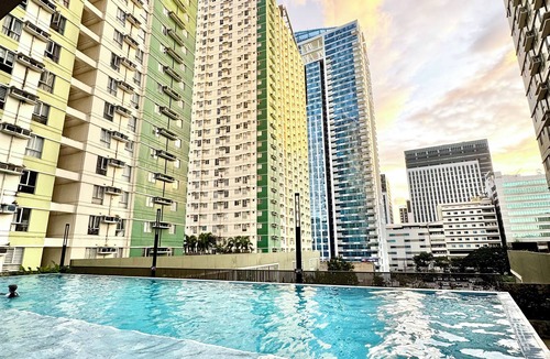Lahug Condo | Rustic Studio by Hayahay Rentals