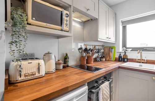 Norwich Apartment | Rustic Studio Near Norwich Cathedral & Elm Hill