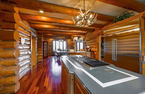 Salem House | Rustic Timber Lodge w/Hot Tub-Sleeps 16