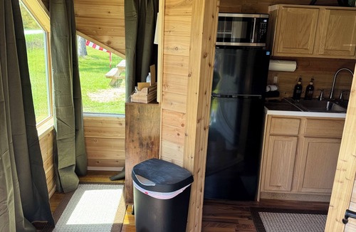 Escanaba Cabin | Rustic tiny cabin-WiFi & power, close to beach, boat launch, lighthouse, trails