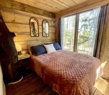 Boles House | Rustic Tree House Nestled in the Heart of Ouachita National Forest, Arkansas