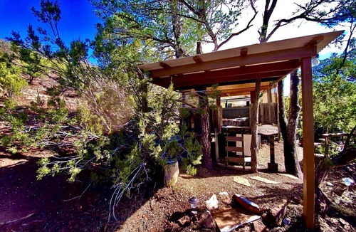 Zuzax House | Rustic Tree House Rental with a Fire Pit in Bernalillo County, New Mexico