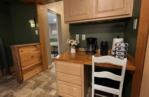 Windsor House | Rustic Updated Cozy Lake House! Close to skiing!