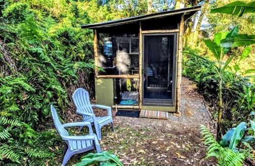 Pepeekeo Cabin | Rustic Vacation Rental Surrounded by Rainforest close to Volcanoes National Park, Hawaii