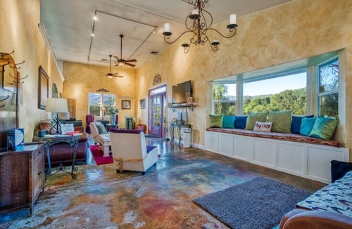 Upper Lake House | Rustic Villa Stay w/Stunning View & Farm Animals