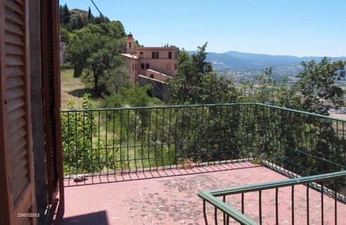 Campello sul Clitunno House | RUSTIC VILLA WITH BEAUTIFUL VIEW OVER THE UMBRIAN VALLEY