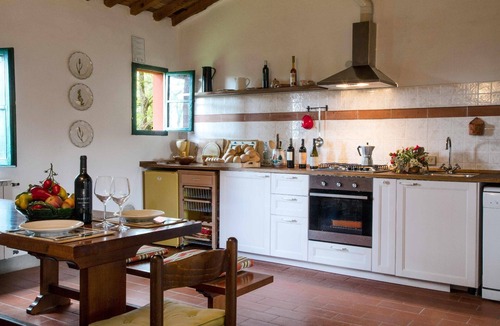 Ghizzano House | Rustic villa with swimming pool on the Tuscan hills