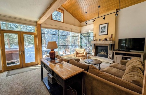 Keystone House | Rustic & Warm Townhome with a Private Hot Tub