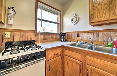 Houghton Lake Cabin | Rustic Waterfront Cabin with Fire Pit in Houghton Lake, Michigan