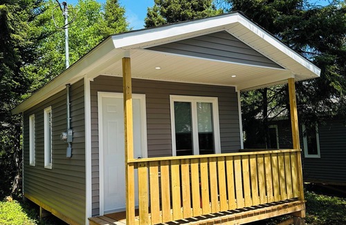 Port Blandford Cabin | Rustic Wave Cottages
