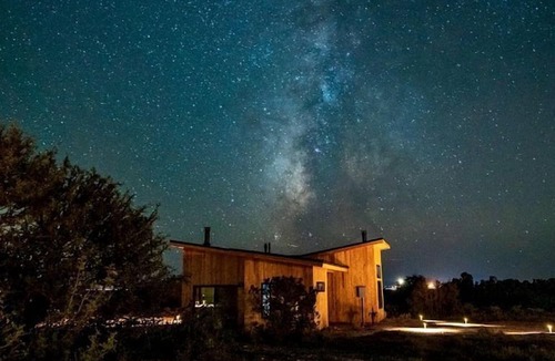 Valle Cottage | Rustic Wild West Casita with Wood-Burning Stove near Grand Canyon, Arizona
