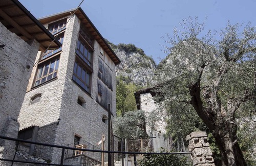 Tignale Apartment | Rustically furnished studio with lake view and terrace