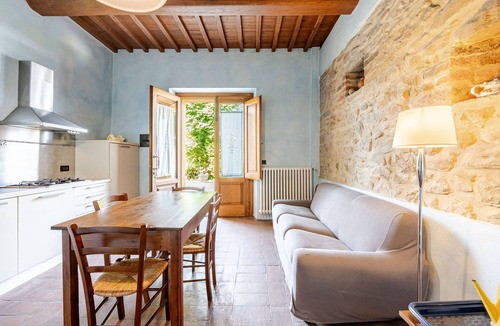 Castelfranco di Sopra House | Rustico Toscano con Comfort e Piscina con Wi-Fi