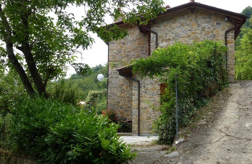 Camaiore House | Rustico Morata. Beautiful rustico in a quiet location