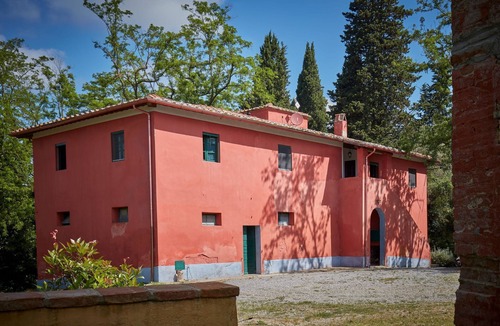 Ghizzano Apartment | Rustikale Wohnung mit Swimmingpool in den Hügeln der Toskana by Interhome