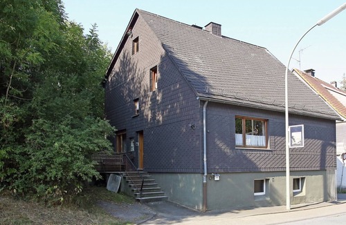 Oberschledorn Apartment | Rustikales Medebach-Ski-Retreat