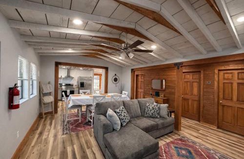 Ruidoso House | Rustline Haus Cabin with Hot Tub Walk