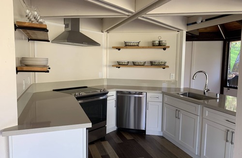 St. Helena House | RustRidge House, two bedroom two bath home overlooking vineyards