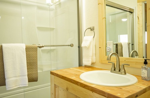 Overgaard Hotel | Rusty Buck Inn