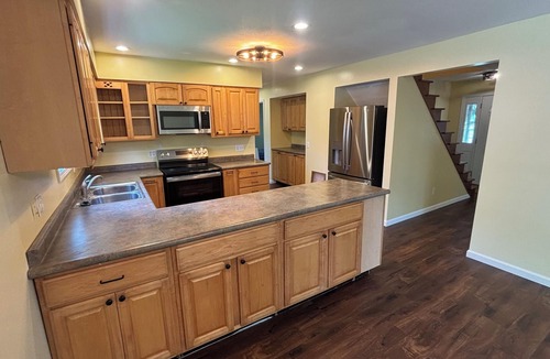 Findlay House | Rusty’s Cape Cod 4-bedrooms, sleeps 8 newly renovated