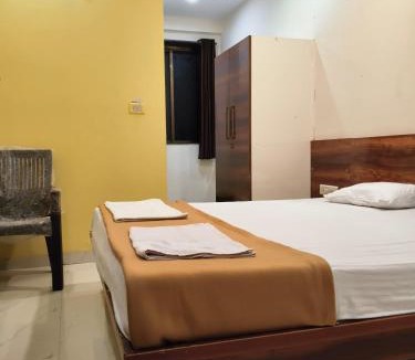 Bhandardara Hotel | Rutam villa
