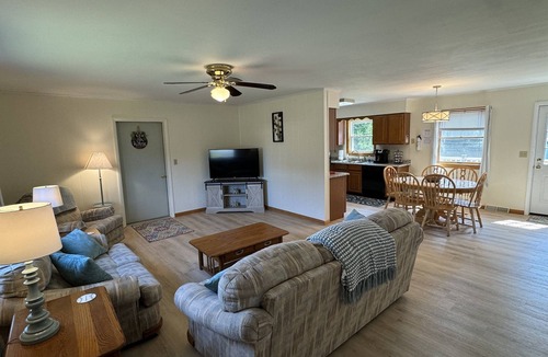 Wells Bridge House | Ruth's Creekside - Recent renovation, 3bdrm, large lawn