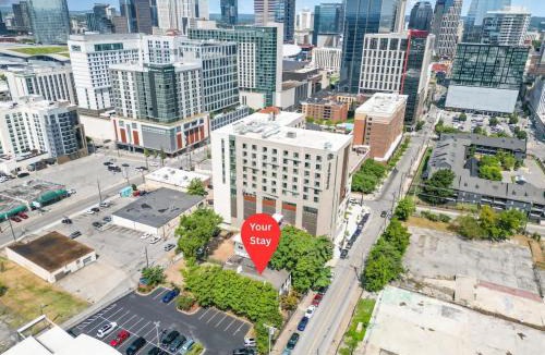 Rutledge Hill House | Rutledge After Dark - Walk to Broadway & The Gulch
