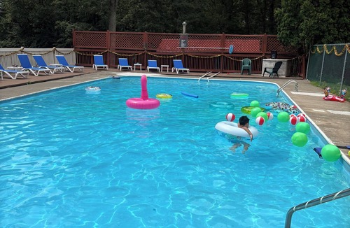 White Mills RV Rental | RV-accessible cozy private campground with pool access near Lake Wallenpaupack