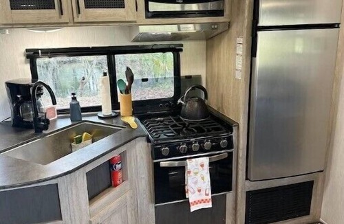 Fort White House | RV on Santa Fe River Close to Ginnie Springs!