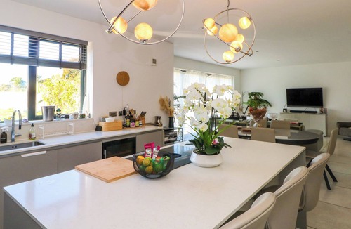 Willaston Cottage | RYE CROFT, pet friendly, country holiday cottage in Neston