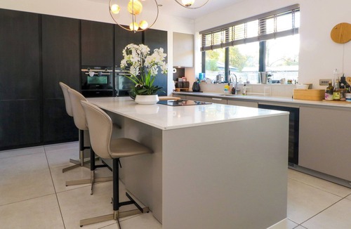 Willaston Cottage | RYE CROFT, pet friendly, country holiday cottage in Neston
