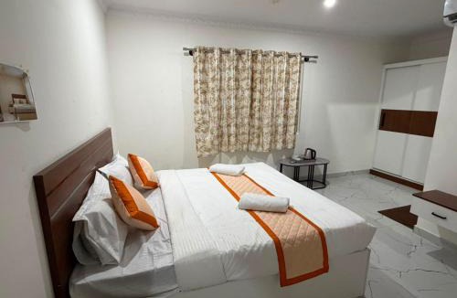 Narasapura Hotel | S L N paradise
