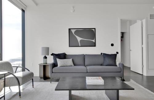 South Loop Apartment | S Loop 2BR w Spa Pool Gym next to Grant Park CHI-606