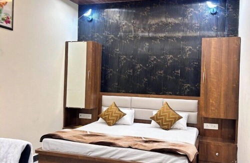 Varanasi House | S R GUEST HOUSE