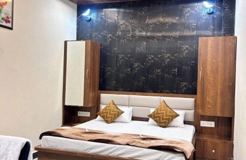 Varanasi House | S R GUEST HOUSE