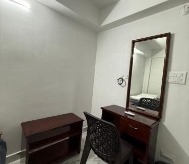 Pithapuram Hotel | S ROOMs