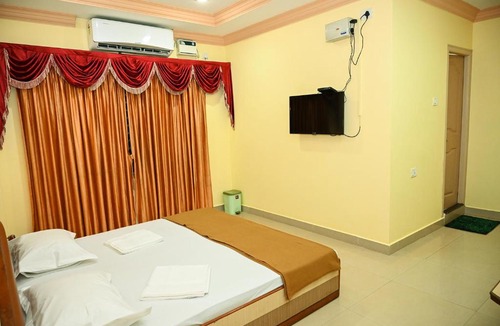 Padubidri Hotel | S S RESIDENCY