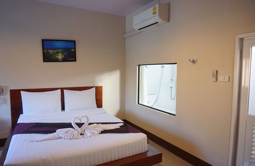 Uthai Thani Hotel | S Ville Resort