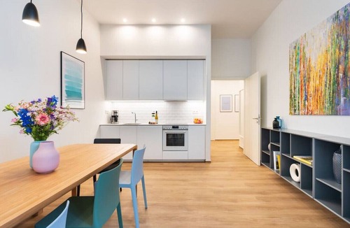 Moabit Apartment | S4 - Apartment 0 · 4-Room Apartment 90sqm with barrier free access