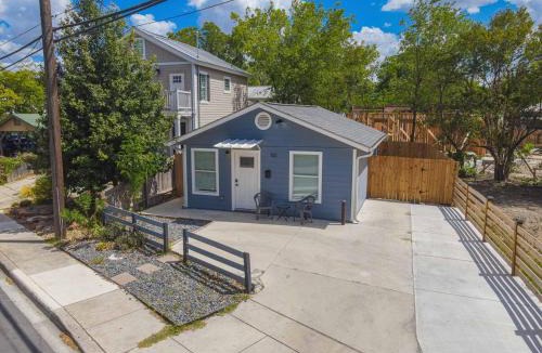 Southtown House | SA Downtown Gem Steps From Major Attractions